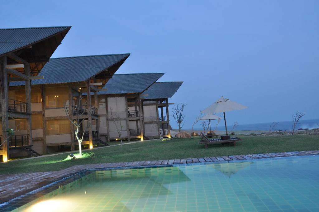 Laya Safari Resorts & Spa Yala Buitenkant foto