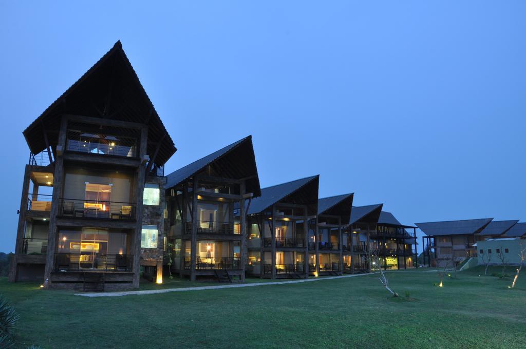 Laya Safari Resorts & Spa Yala Buitenkant foto
