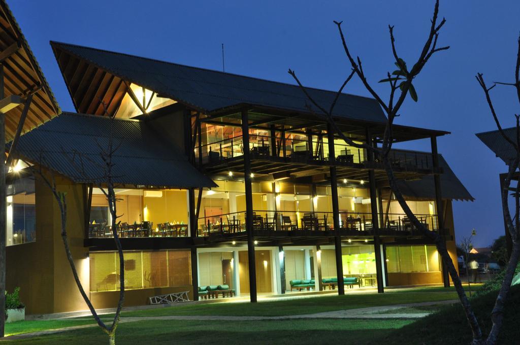 Laya Safari Resorts & Spa Yala Buitenkant foto