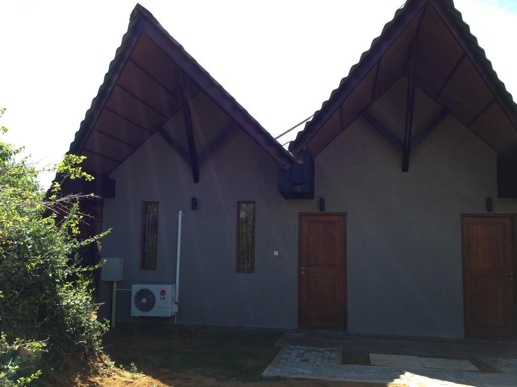 Laya Safari Resorts & Spa Yala Buitenkant foto