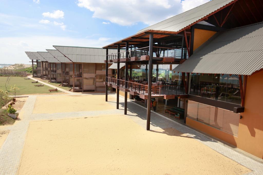 Laya Safari Resorts & Spa Yala Buitenkant foto
