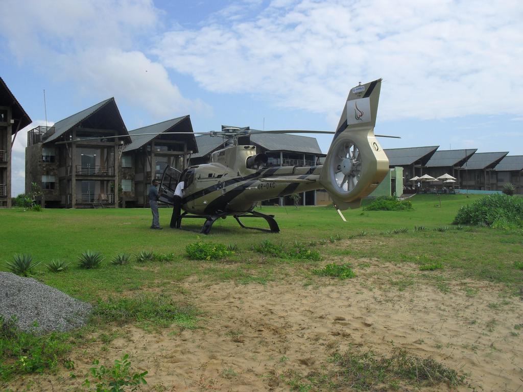 Laya Safari Resorts & Spa Yala Buitenkant foto